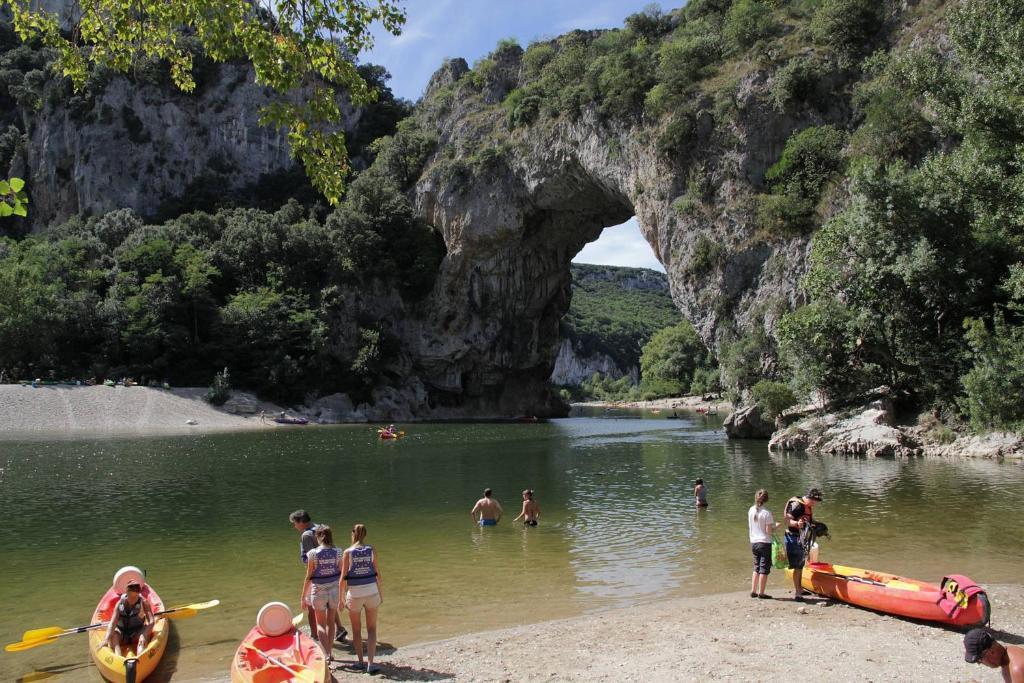 Le Mas Du Ruisseau Bellegarde  Exteriör bild